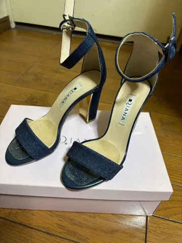 다이애나 데님 샌들