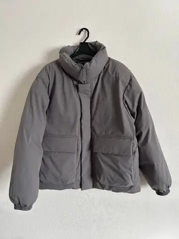 GU 그레이 다운 자켓 S 사이즈