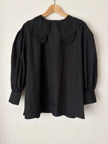 안미누 오간자 레이스 블라우스 (블랙)