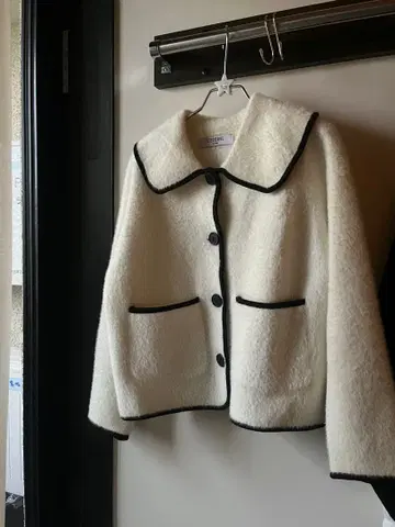 푹신푹신 아이보리 플리스 자켓