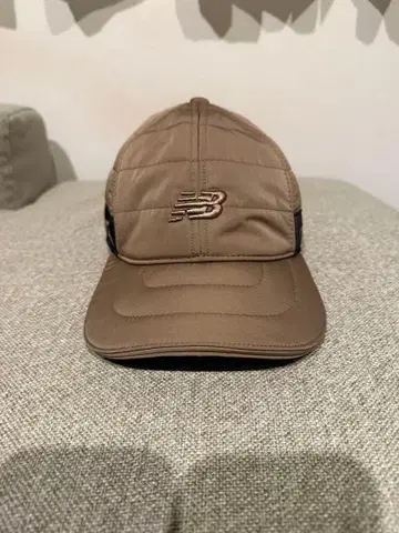 뉴발란스 퀼팅 캡 브라운