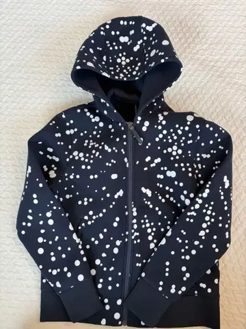 BLACKBARRETT by 닐바렛 후드티