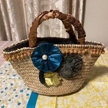 꽃 모티브 바스켓백