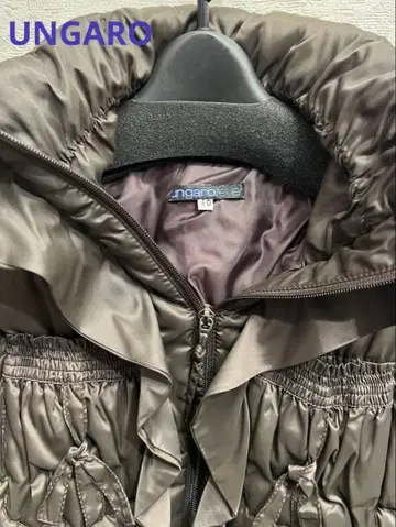 거의 미사용 Ungaro Fever 프릴 다운 자켓 40
