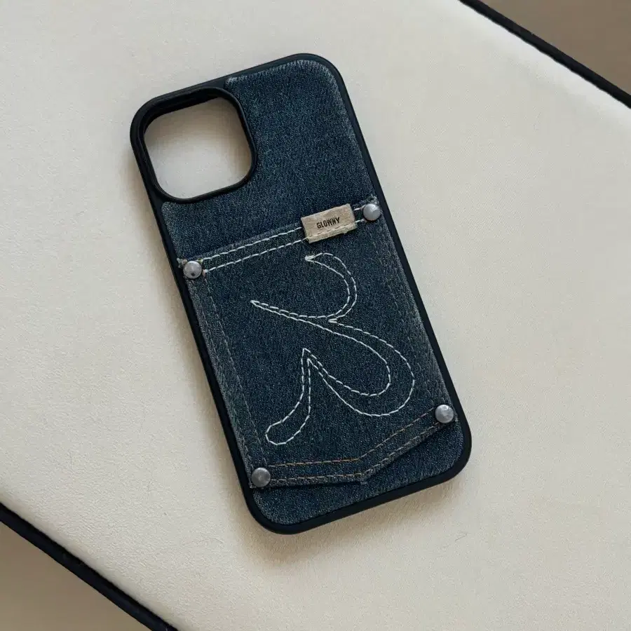 (Glowny) iPhone 15 Case - G Pocket Case