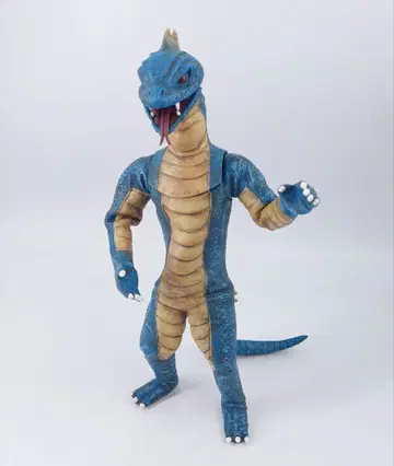 가면라이더 구 1호 도마뱀론 1/8 리얼 액션 피규어