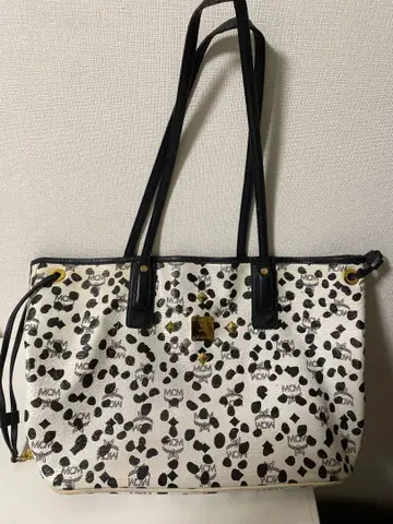 MCM 달마시안 파우치 포함 A4 수납 가능 토트백