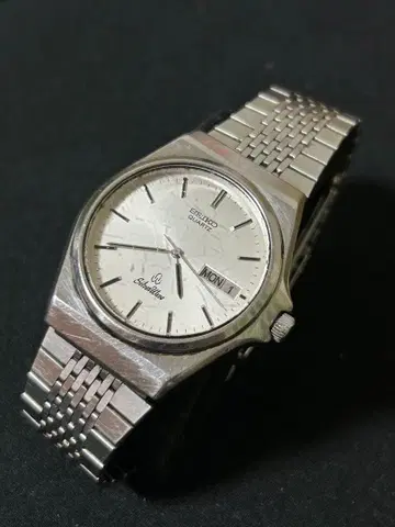 세이코 쿼츠 손목시계 실버 웨이브 작동 중