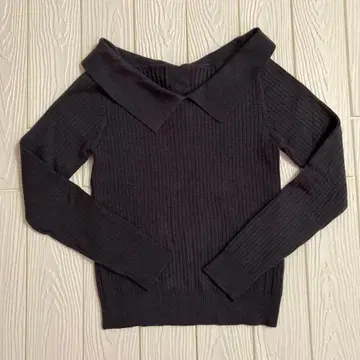 질바이 질스튜어트 카라 부착 리브 니트 차콜 그레이