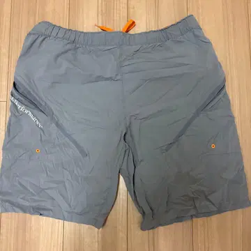 Peak Performance 그레이 숏팬츠