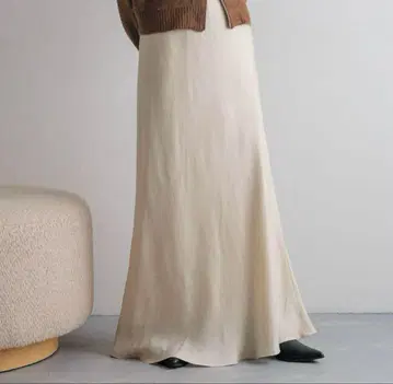 로리즈팜 피브릴 새틴 스커트 L 아이보리