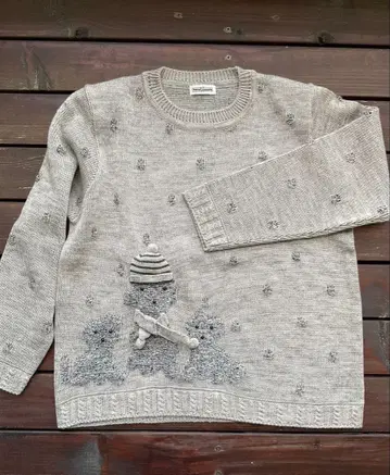 개 자수 긴팔 니트 스웨터