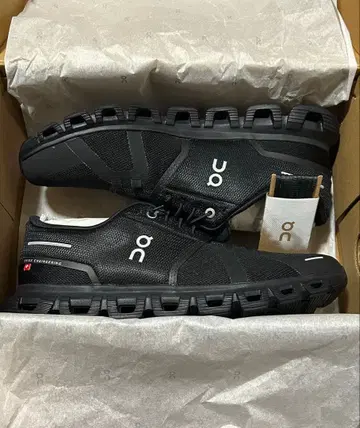 [ 2회만 사용 ] 온 클라우드6 블랙 27.5cm