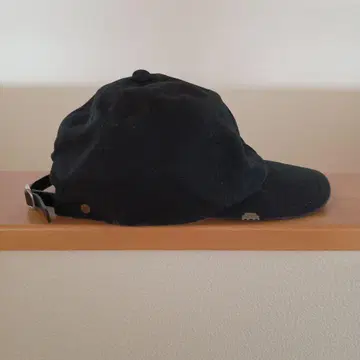 가죽 버클 캡 ANACHRONORM x DECH 블랙 컬러