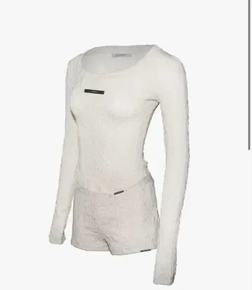 THEREDTHREAD S cable knit ensemble