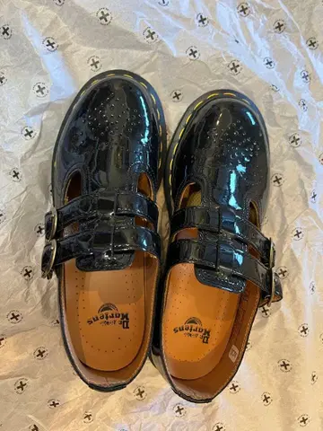 닥터 마틴 8065 메리 제인 UK3 에나멜