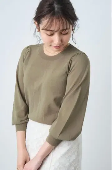 [ 택 포함 미사용 새상품 ] cohina v 시어 절개 니트탑 작은 키