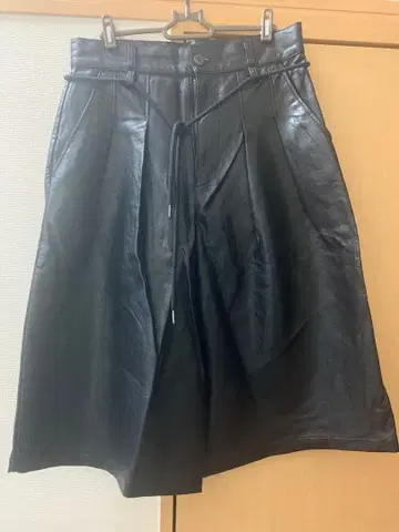 AJO AJOBYAJO 가죽 숏팬츠