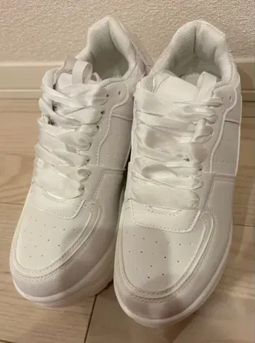 통굽 스니커즈 화이트 M 23~23.5cm 화이트