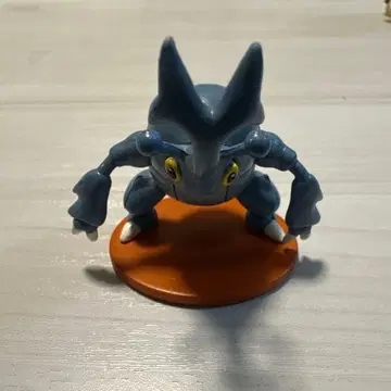 몬코레 헤라크로스 초기