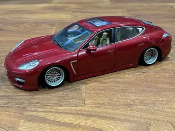 포르쉐 파나메라 와인 레드 1/18 Maisto 커스텀