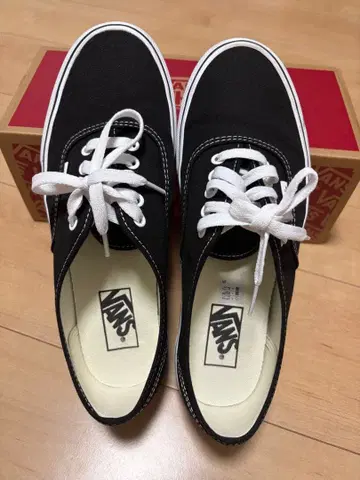 VANS 블랙 스니커즈 AUTHENTIC BLACK 오센틱