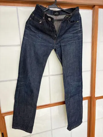 A.P.C. 다크 블루 슬림핏 데님
