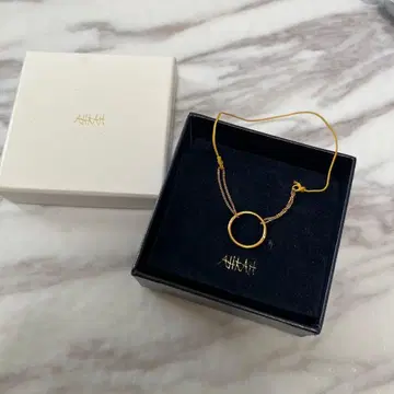 아커 코드 팔찌