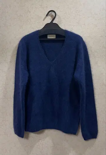 UNITED ARROWS 네이비 V넥 니트