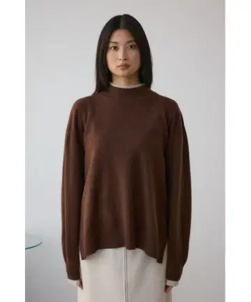 브라운 더블 넥 디자인 니트