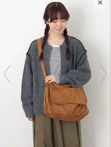 사만사 모스모스 스웨이드 라이크 메신저 백 브라운