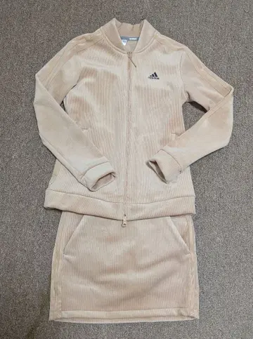 adidas 베이지 자켓 스커트 세트 S사이즈