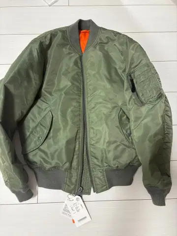 AVIREX MA-1 COMMERCIAL