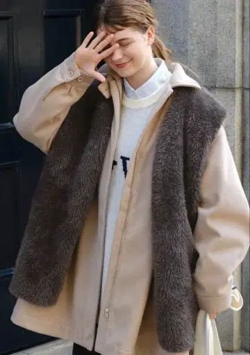 [MONO-MART LADY'S] 빅 실루엣 퍼 베스트 차콜