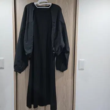 이종 소재 앙상블 블랙 롱 원피스 긴팔 티셔츠