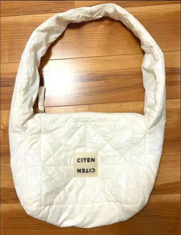 [ 품절 상품 ] CITEN 패디드 빅 숄더 백 화이트