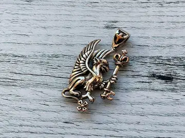 로드 캐머롯 그리핀 키 펜던트 목걸이 로얄 실버