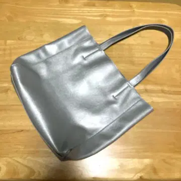 실버 소프트 가죽 토트백