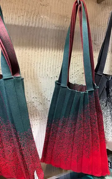 플리츠 마마 숄더백 레드 그린 크리스마스