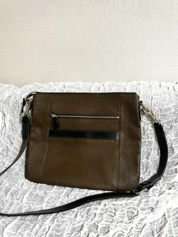 [새상품] SOMES 소메스 사들 숄더백 천연 가죽 시보레 가죽