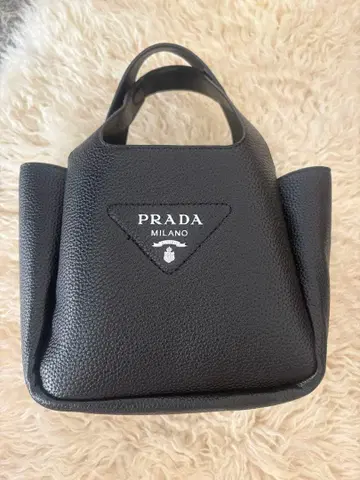 블랙 가죽 핸드백 노브랜드