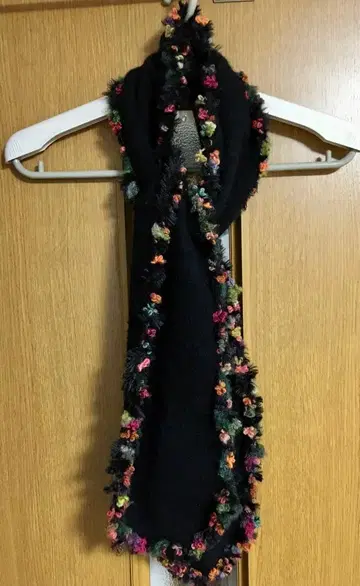 블랙 꽃무늬 프린지 머플러