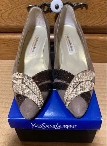 기라로쉬 스웨이드 펌프스