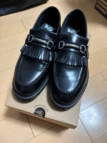 Dr. Martens Adrian Shaffer 로퍼 9 US