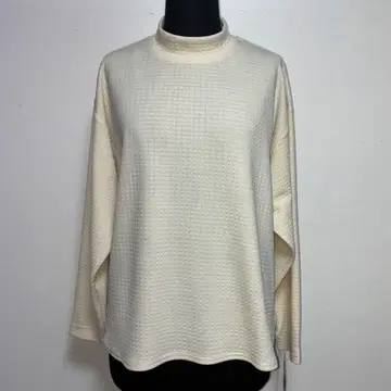 일본제 새상품 블록 패턴 하이넥 오버 사이즈 하이넥 아이보리