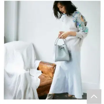 [새상품급] 프레이 아이디 FRAY I.D 자수 니트 어깨 트임