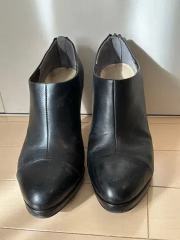 carino 가죽 부티 블랙 스틸레토