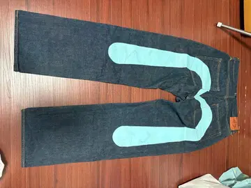 EVISU 다이코쿠 스카이블루 페인트 다크 블루 데님 팬츠