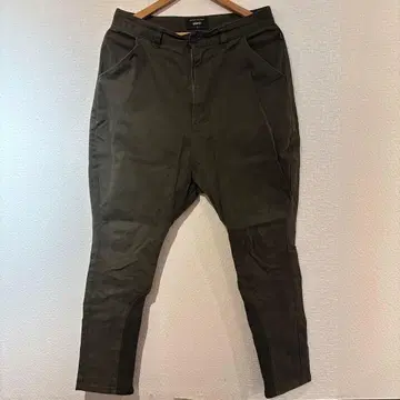 glamb 올리브 테이퍼드 팬츠