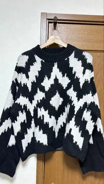 H&M 지오메트릭 패턴 스웨터 M